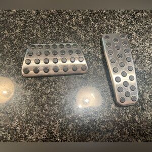 NWT OEM 2009-2015 Jeep Grand Cherokee SRT PERFORMANCE PEDALS. Never installed.